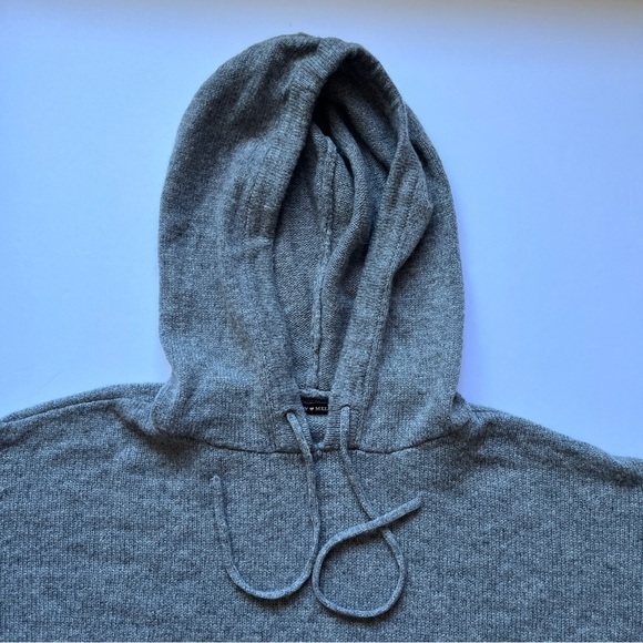 Brandy  Melville Giovanna Wool Hoodie Crop Sweater Gray Pullover Knit One Size - Picture 13 of 15